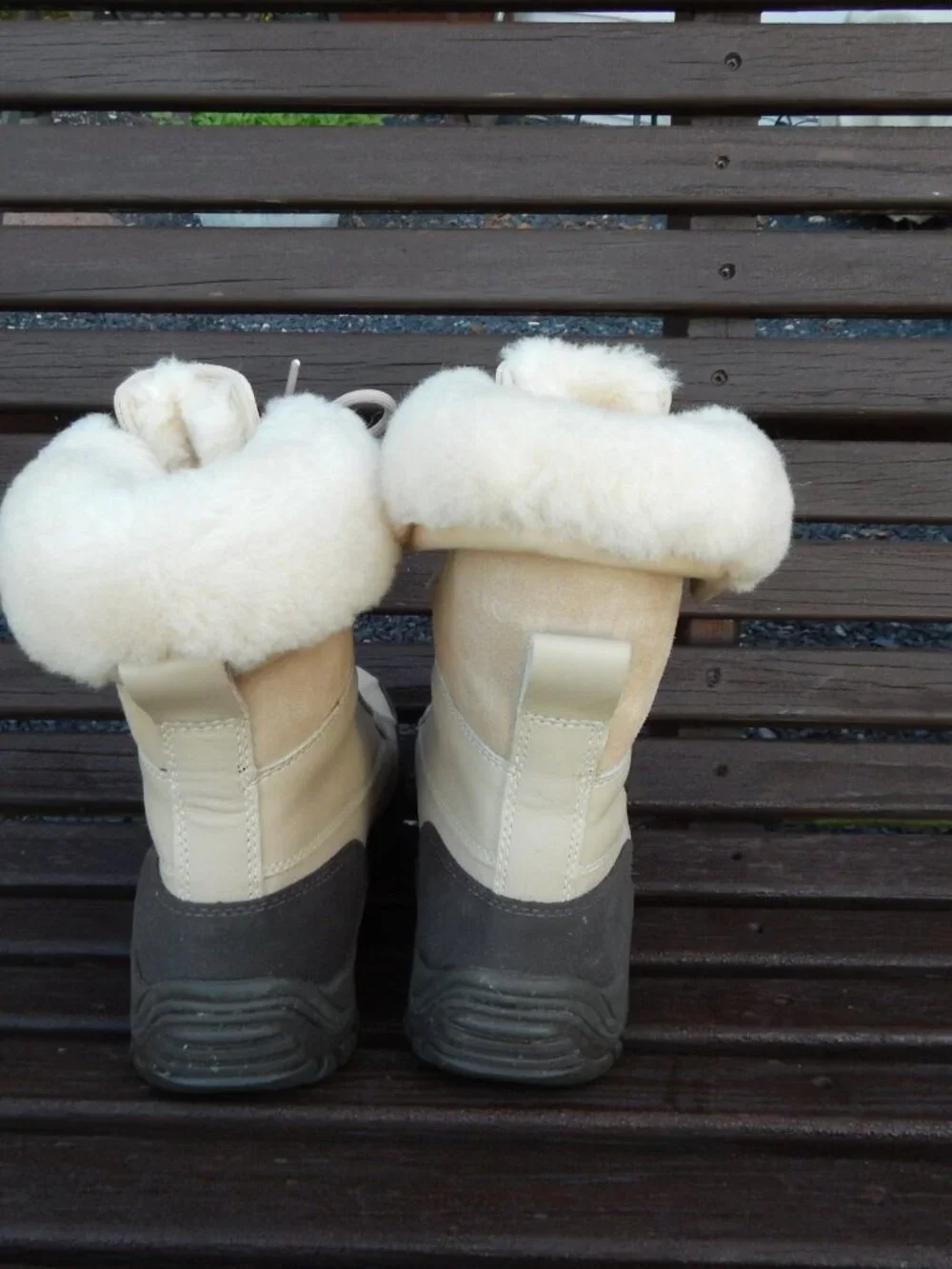 Ugg Australia Adirondack II Vibram Boots Sand Size 7 Faux Fur Snow Boots
